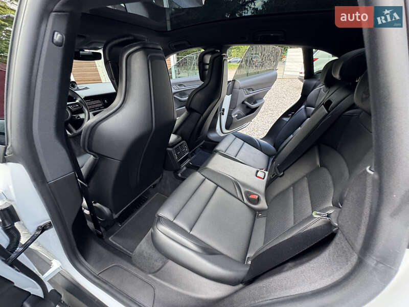 Седан Porsche Taycan 2021 в Трускавце