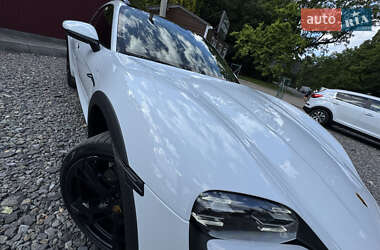 Седан Porsche Taycan 2021 в 