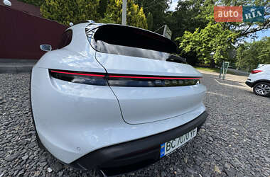 Седан Porsche Taycan 2021 в 
