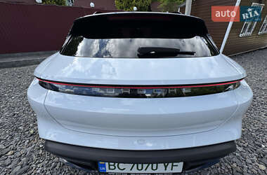 Седан Porsche Taycan 2021 в 