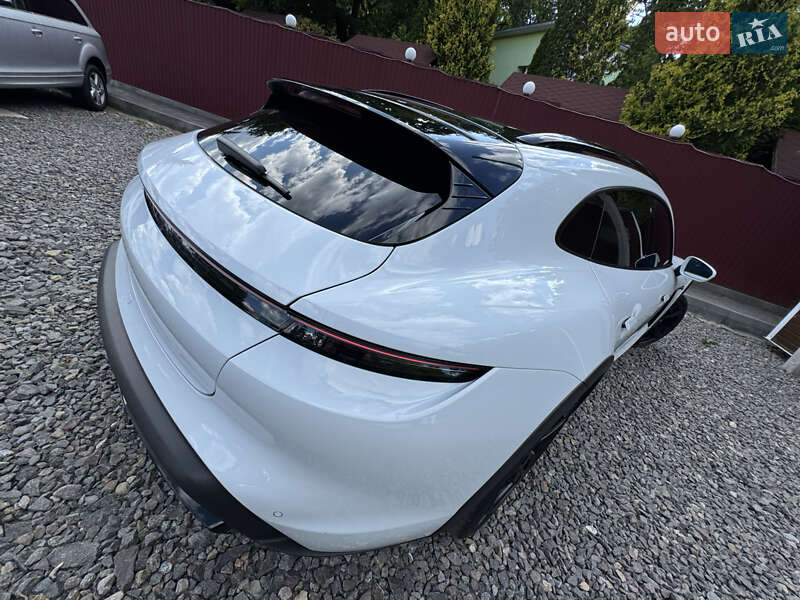 Седан Porsche Taycan 2021 в Трускавце