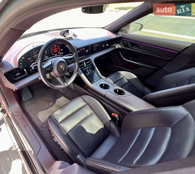 Седан Porsche Taycan 2020 в Киеве