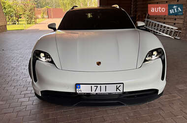 Седан Porsche Taycan 2023 в 
