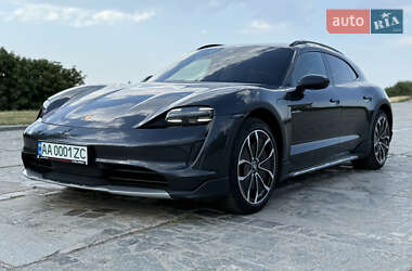 Седан Porsche Taycan 2021 в Киеве