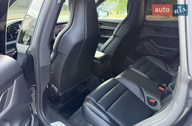 Седан Porsche Taycan 2021 в 