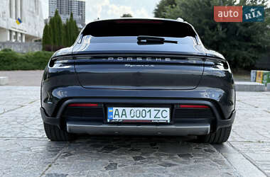 Седан Porsche Taycan 2021 в 