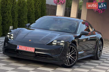 Седан Porsche Taycan 2020 в 