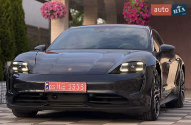 Седан Porsche Taycan 2020 в 