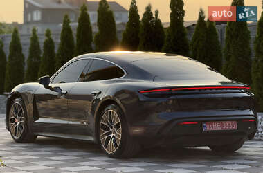 Седан Porsche Taycan 2020 в 