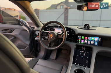 Седан Porsche Taycan 2020 в 