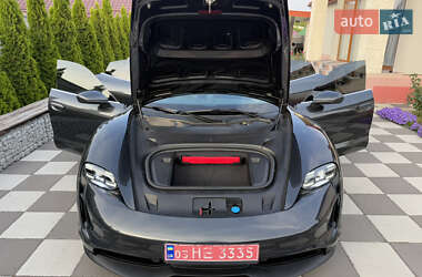 Седан Porsche Taycan 2020 в 