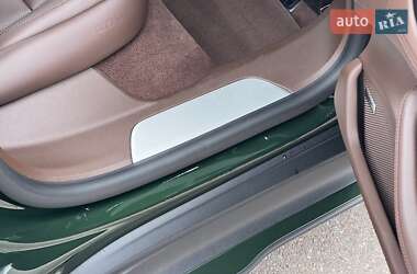 Седан Porsche Taycan 2024 в 