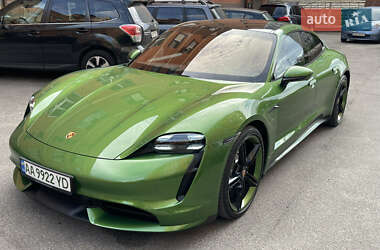 Седан Porsche Taycan 2020 в 