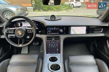 Седан Porsche Taycan 2020 в 