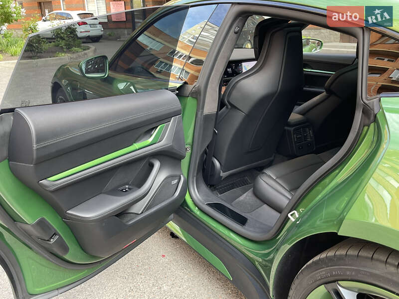 Седан Porsche Taycan 2020 в Киеве фото 43 Седан Porsche Taycan 2020 в Киеве