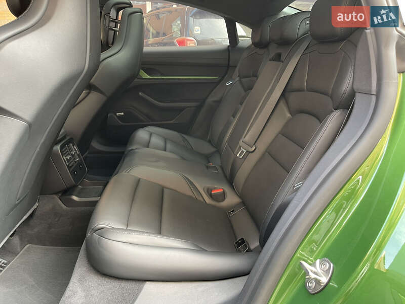 Седан Porsche Taycan 2020 в Киеве фото 47 Седан Porsche Taycan 2020 в Киеве