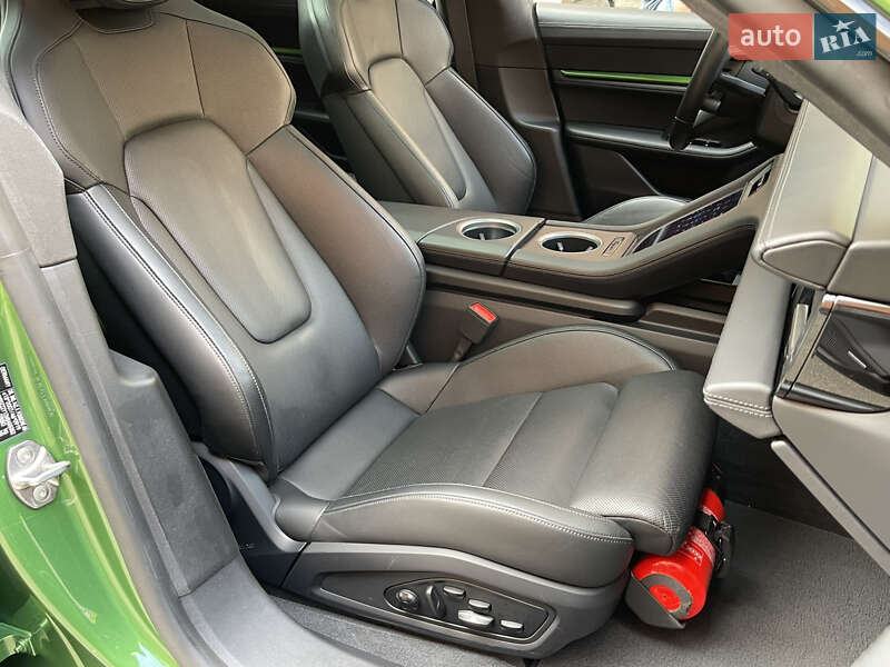 Седан Porsche Taycan 2020 в Киеве фото 57 Седан Porsche Taycan 2020 в Киеве