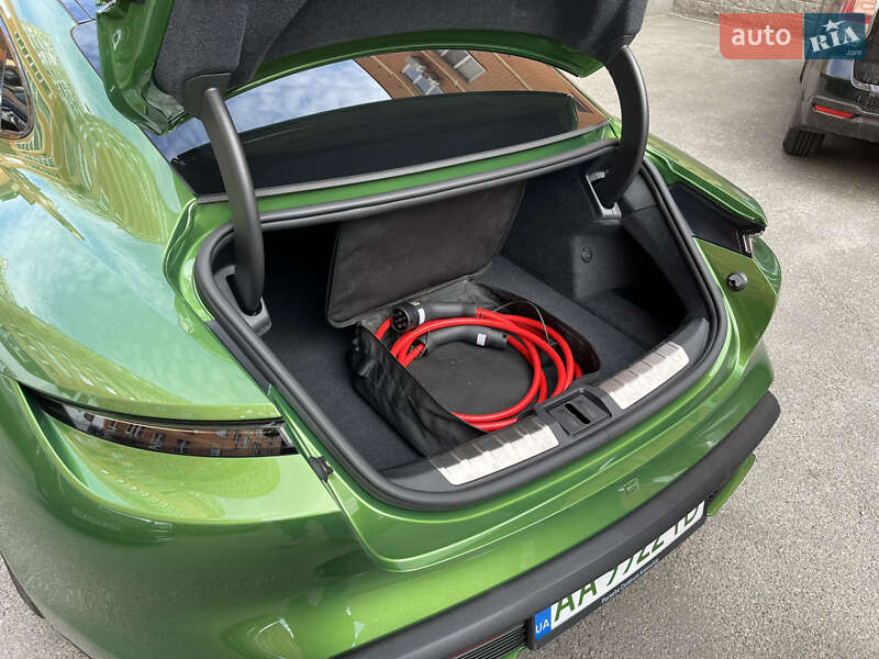 Седан Porsche Taycan 2020 в Киеве фото 63 Седан Porsche Taycan 2020 в Киеве