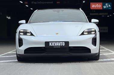 Седан Porsche Taycan 2020 в 