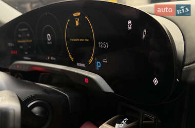 Седан Porsche Taycan 2020 в 