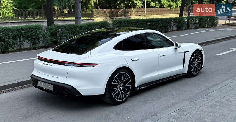 Седан Porsche Taycan 2023 в Львові