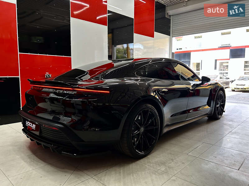 Седан Porsche Taycan 2022 в Одесі