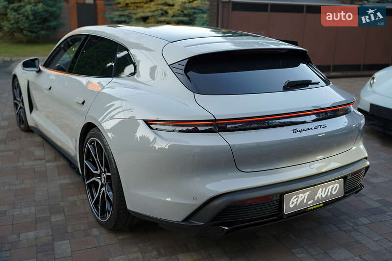 Седан Porsche Taycan 2022 в Києві