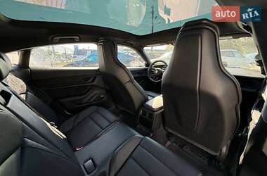 Седан Porsche Taycan 2020 в 