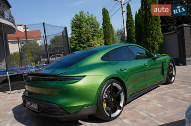 Седан Porsche Taycan 2022 в 