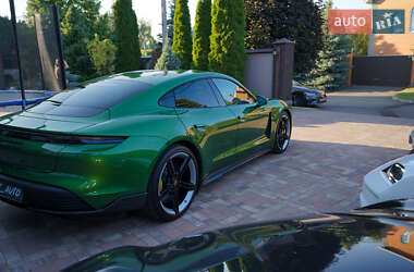 Седан Porsche Taycan 2022 в 