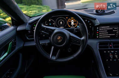 Седан Porsche Taycan 2022 в 