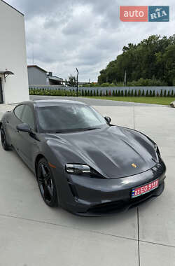 Седан Porsche Taycan 2021 в 