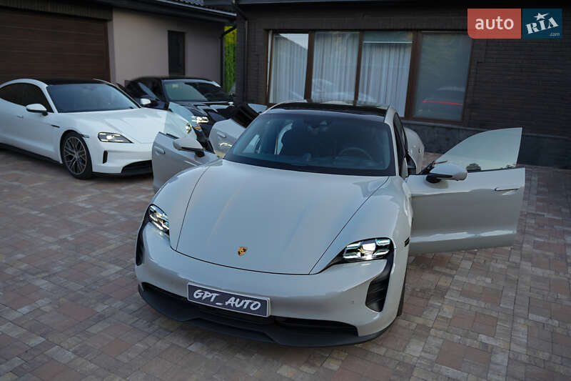 Седан Porsche Taycan 2022 в Києві