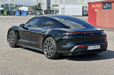 Седан Porsche Taycan 2022 в 
