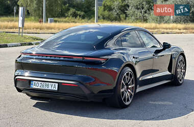 Седан Porsche Taycan 2022 в 