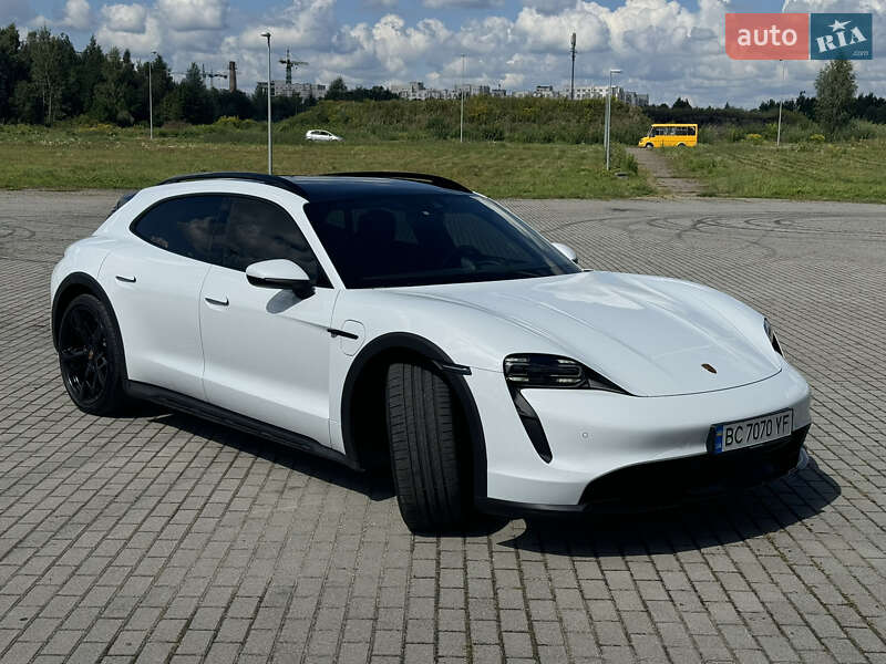 Porsche Taycan 2021
