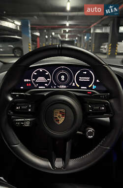Седан Porsche Taycan 2023 в 