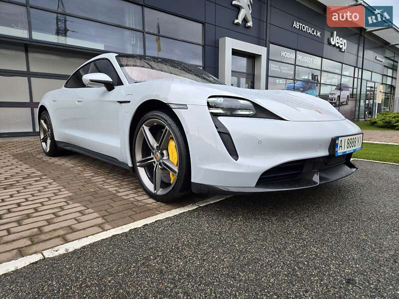 Седан Porsche Taycan 2021 в Киеве