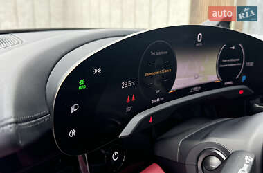 Седан Porsche Taycan 2022 в 