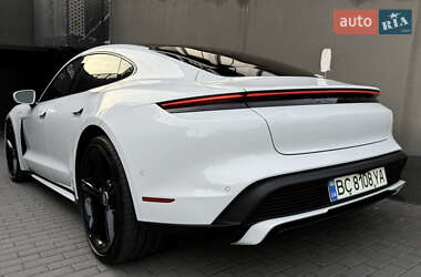 Седан Porsche Taycan 2020 в 