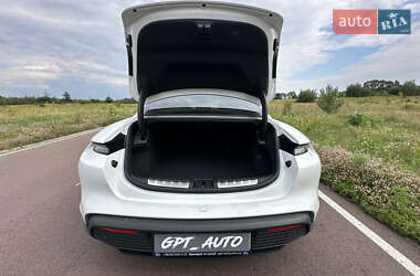 Седан Porsche Taycan 2025 в 