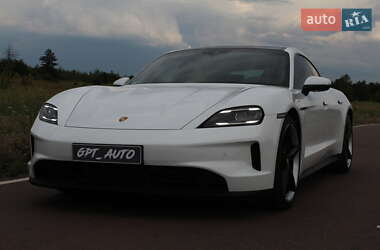 Седан Porsche Taycan 2025 в 