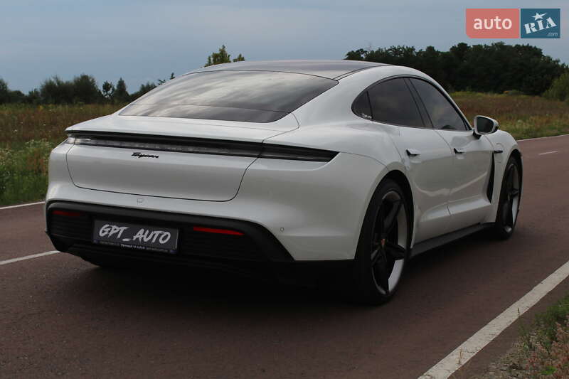 Седан Porsche Taycan 2025 в Киеве