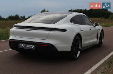 Седан Porsche Taycan 2025 в 