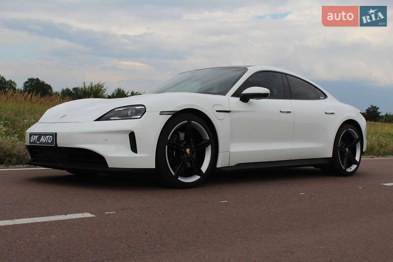 Седан Porsche Taycan 2025 в Киеве