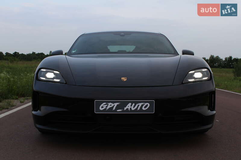 Седан Porsche Taycan 2025 в Києві