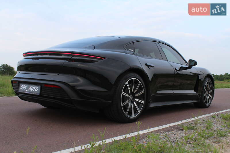 Седан Porsche Taycan 2025 в Києві