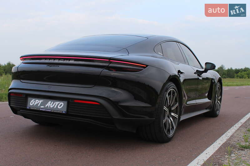 Седан Porsche Taycan 2025 в Києві