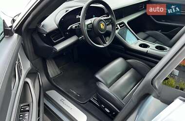 Седан Porsche Taycan 2022 в 