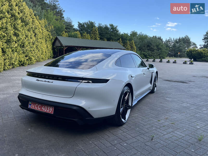 Седан Porsche Taycan 2020 в Львове